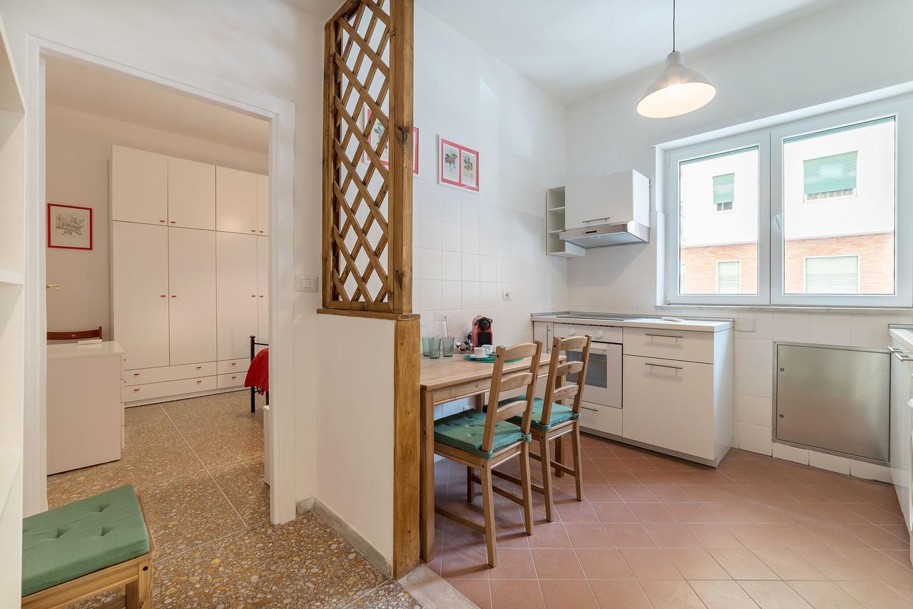 Red & White Vatican Apartment Roma Exterior foto