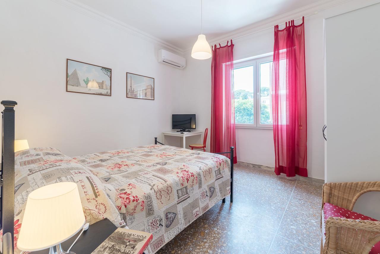 Red & White Vatican Apartment Roma Exterior foto